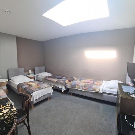 Lozina Es8Bar汽车旅馆 外观 照片