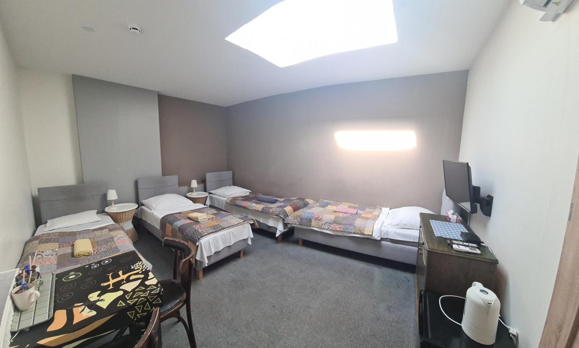 Lozina Es8Bar汽车旅馆 外观 照片