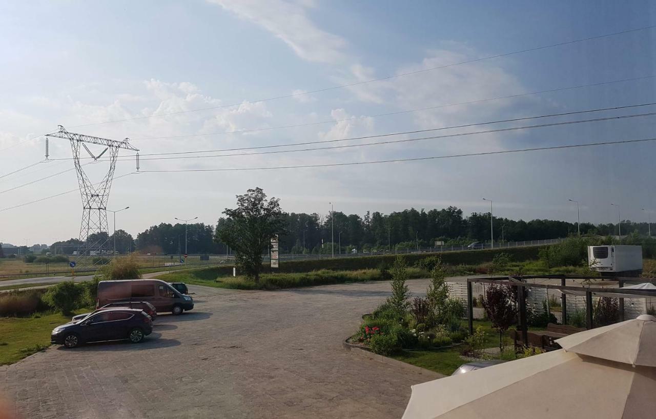 Lozina Es8Bar汽车旅馆 外观 照片